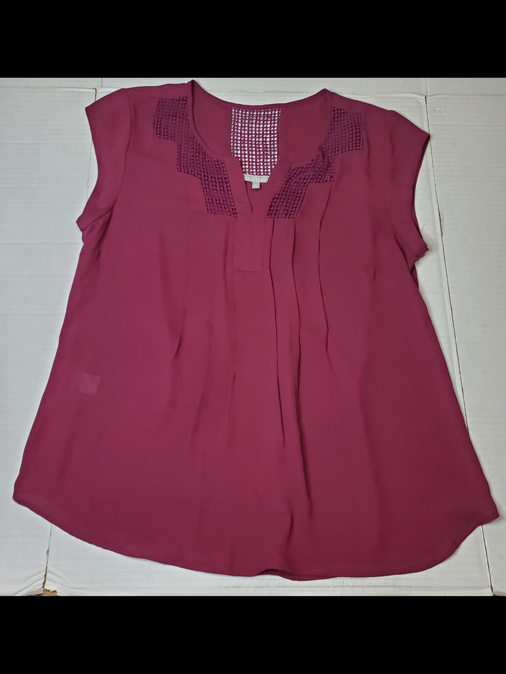 Daniel Rainn Pleated Cap-Sleeve Blouse in Magenta L